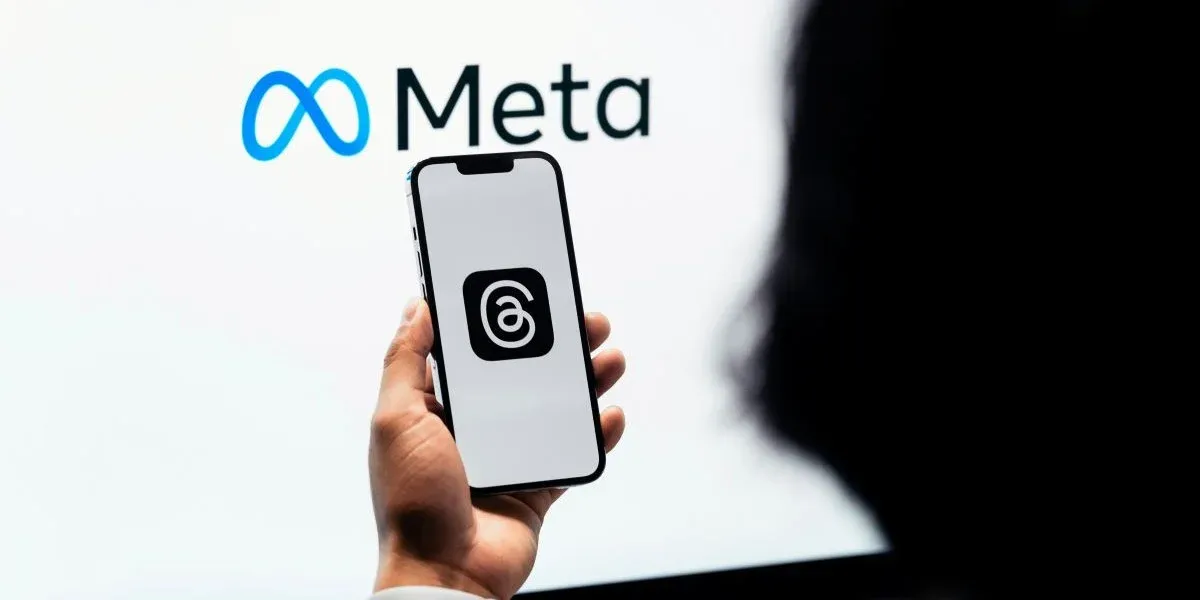 Meta-AI-Chatbot-Poses-Safety-Risks-for-Teen-Users-Study-Finds.