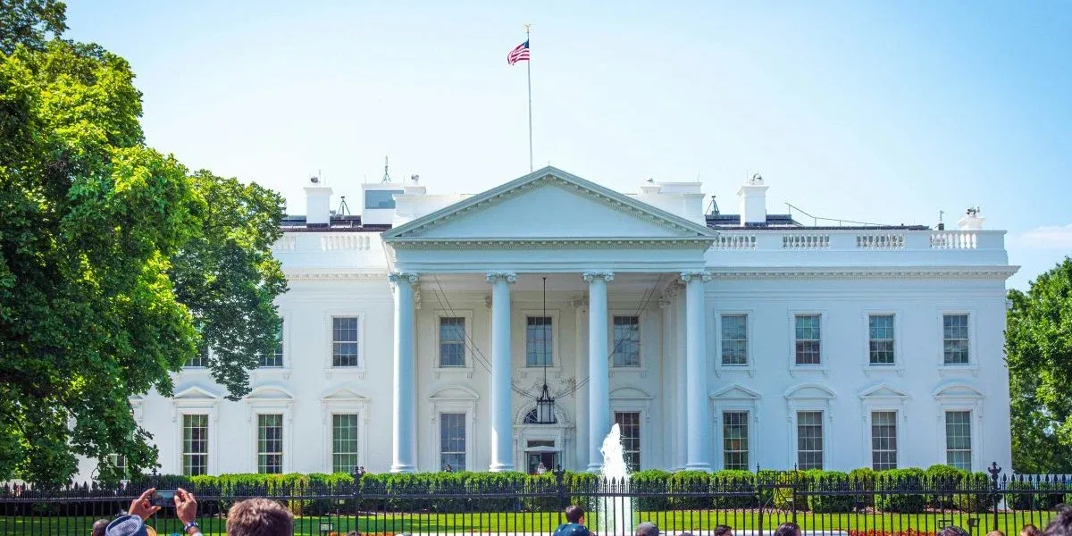 Trump-Dismisses-White-House-Video-as-AI-Generated-After-Staff-Confirms-Its-Real.