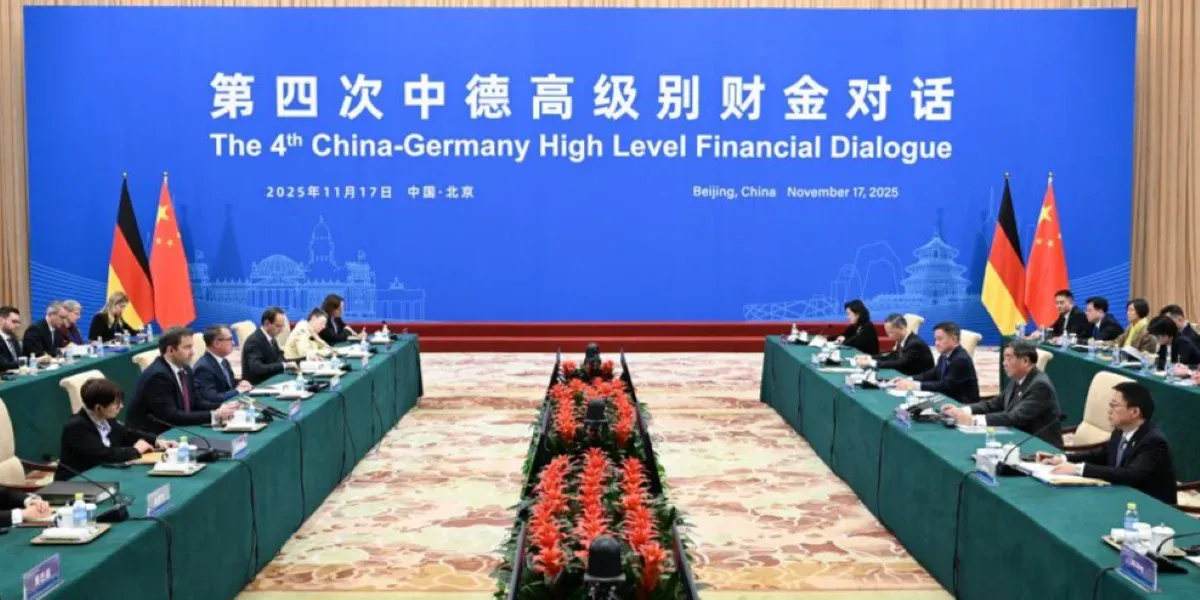 Chinas-Open-Source-AI-Model-Launches-Consumer-Chatbot-To-Claim-Mass-Market.