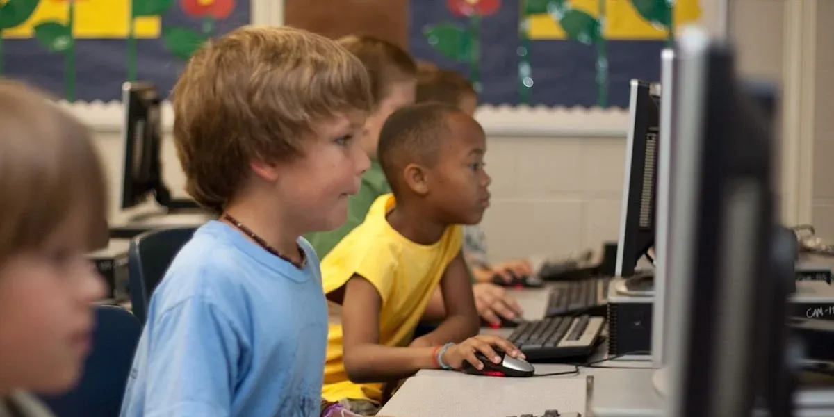 Washington-Schools-Embrace-AI-With-Free-Microsoft-Tools-For-Students.