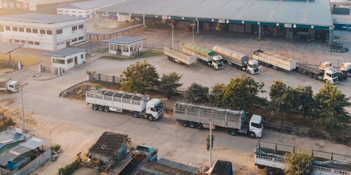 How is license plate recognition software used to support field service fleets?