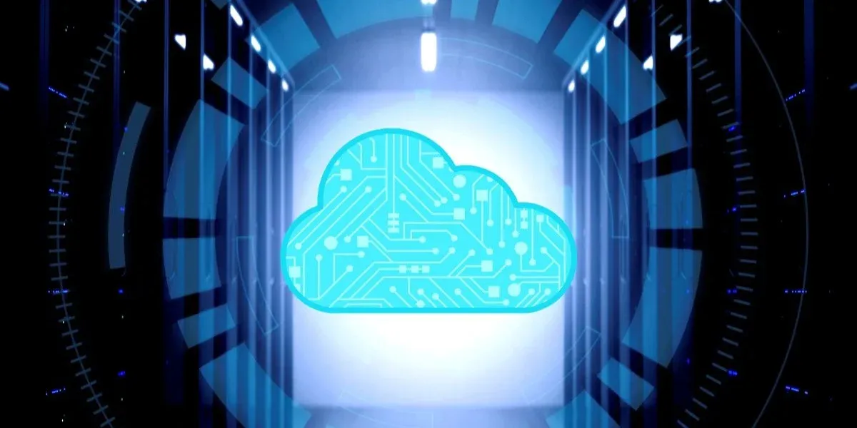 How Hybrid Cloud-Edge AI Architecture Powers Scalable Vision Systems?