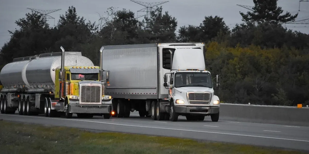 AI Fleet Tracking Vs Traditional GPS: Accuracy, Cost & ROI Analysis