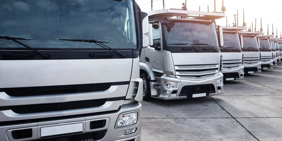 How is license plate recognition software used to support field service fleets?